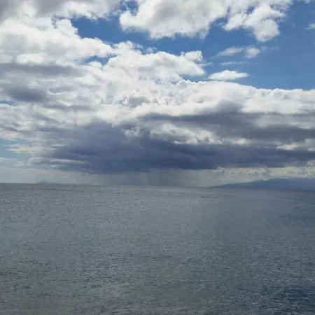 Bella Alba 度假居 *